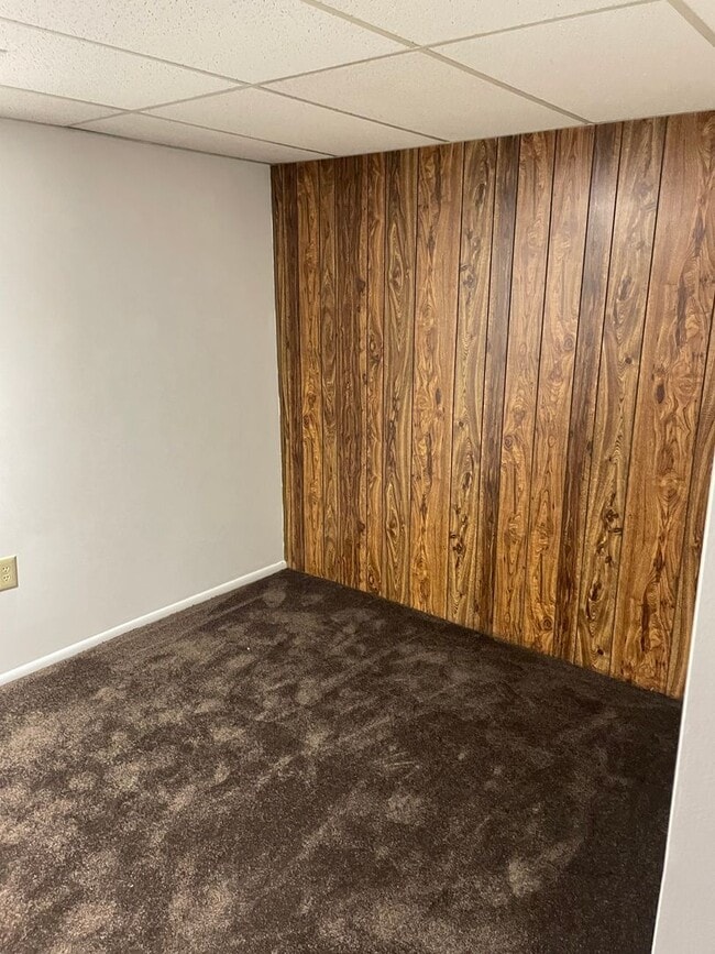 Building Photo - Spacious 5-Bedroom Home Near Little Cotton...
