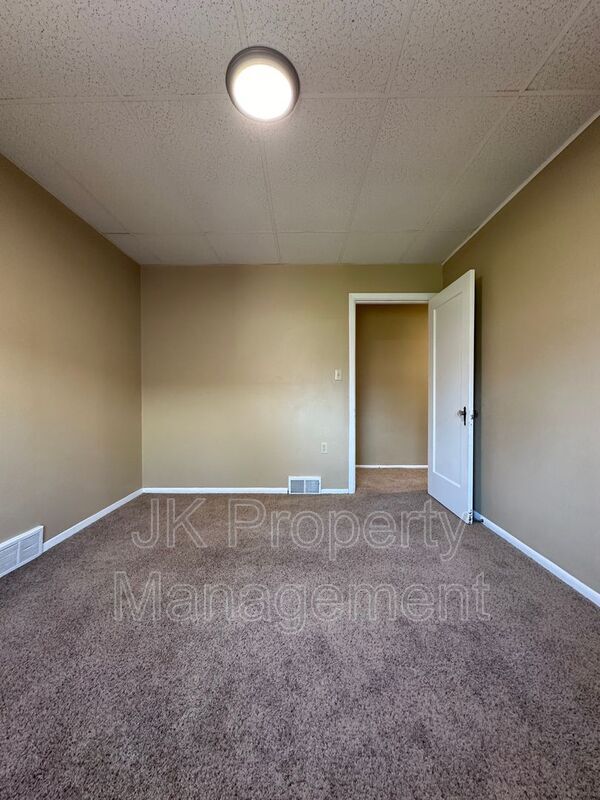 Building Photo - 2510 2nd Ave N