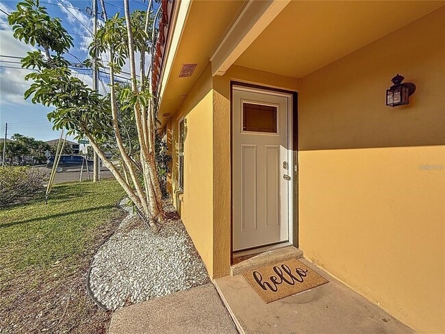 Building Photo - 2600 N Paula Dr
