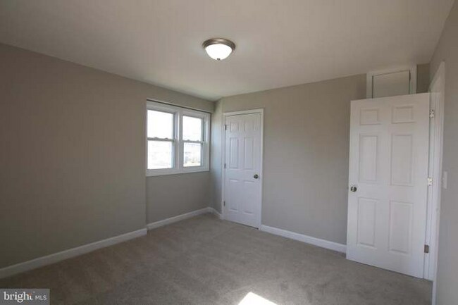 Building Photo - 2737 Iverson St