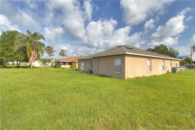 Building Photo - 3480 Hawkin Dr