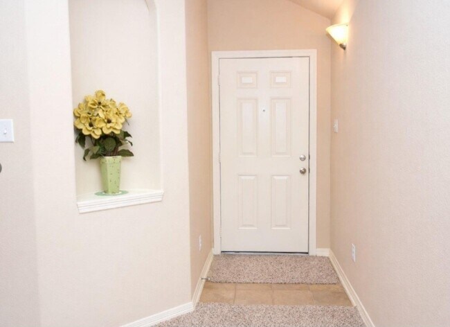 Building Photo - 6207 Lovage Ave