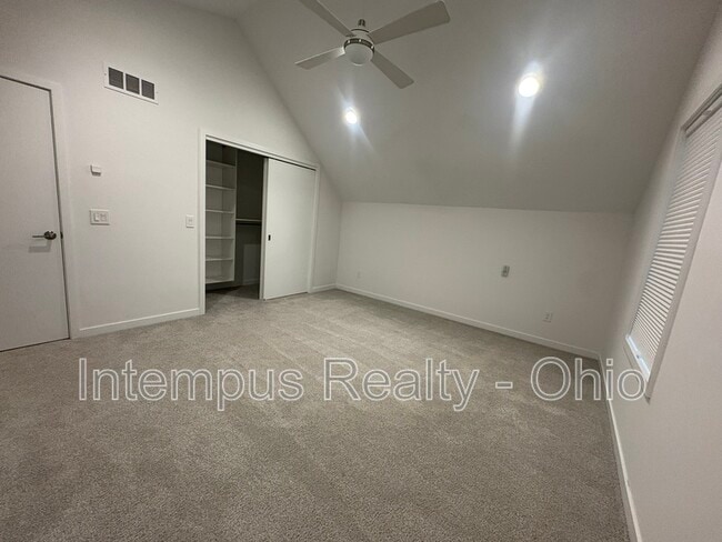 Building Photo - 2430 Richmond Rd