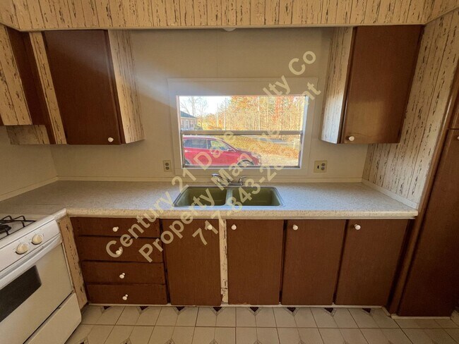 Building Photo - 2 Bedroom 1 Bath home in East Berlin