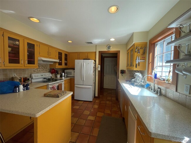 Building Photo - 106 Laurel Ln