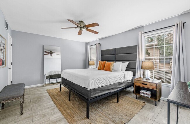 Interior Photo - 146 7th St NE