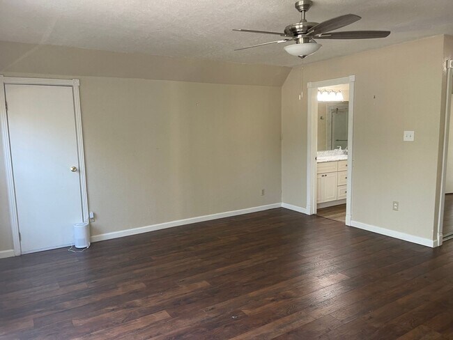 Building Photo - 7469 Gabor St