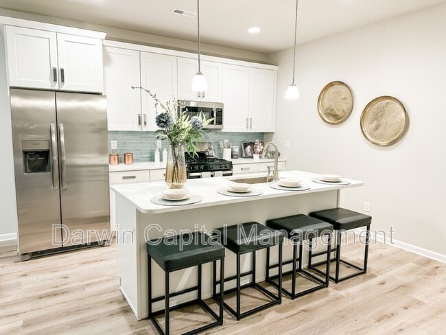 Building Photo - 385 Tuckahoe Rd