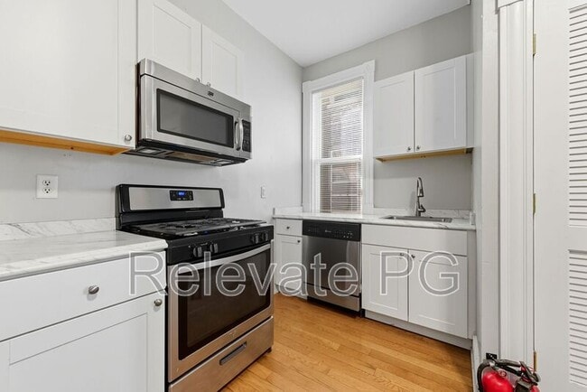 Building Photo - 24 S Davis Ave