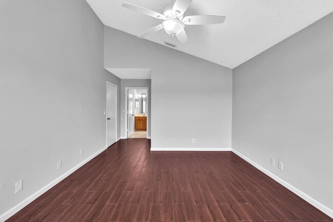 Building Photo - 22492 Middletown Dr
