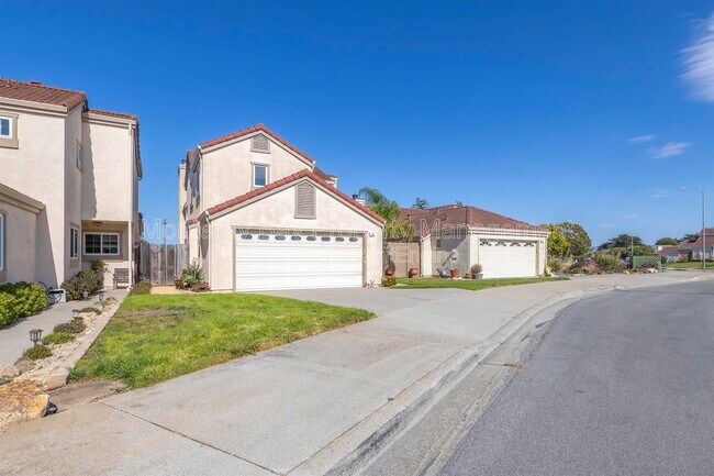 Building Photo - 143 Seal Ct