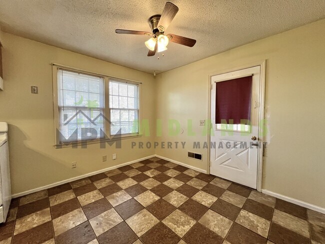 Building Photo - 1217 Faraway Dr