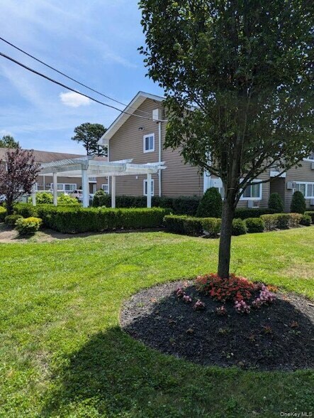 Building Photo - 1735 N Gardiner Dr