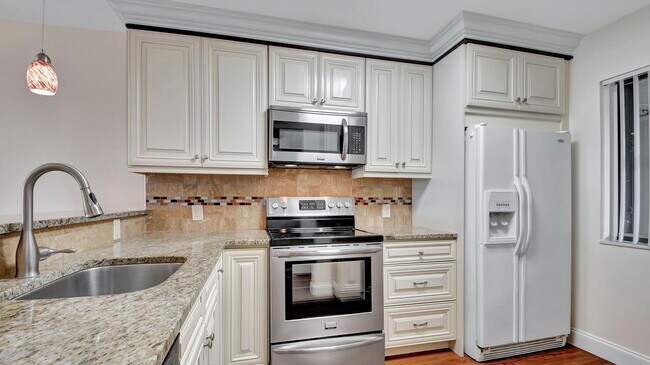 Building Photo - 4539 Luxemburg Ct