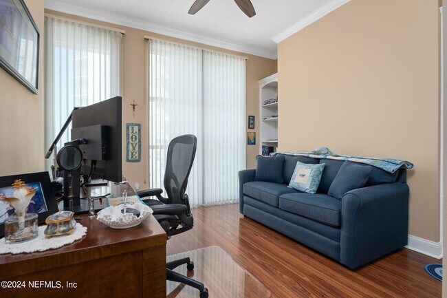 Building Photo - 1431 Riverplace Blvd