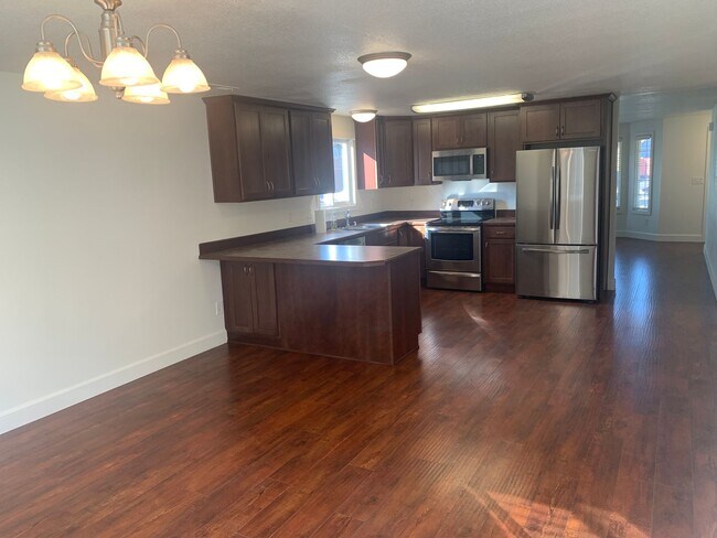 Building Photo - ***Newly Renovated Spacious and Bright 3 Bedroom Ranch Style House in North Image. All New Paint ...