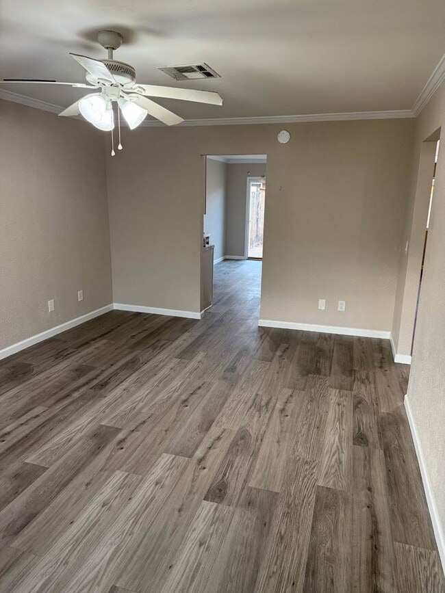 Building Photo - New remodeled 2 bedroom 1 bath unit with private patio and full size washer and dryer hookups!!