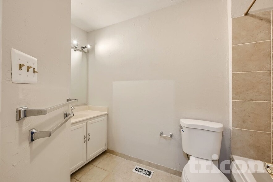 Building Photo - 7832 Falling Leaves Ct