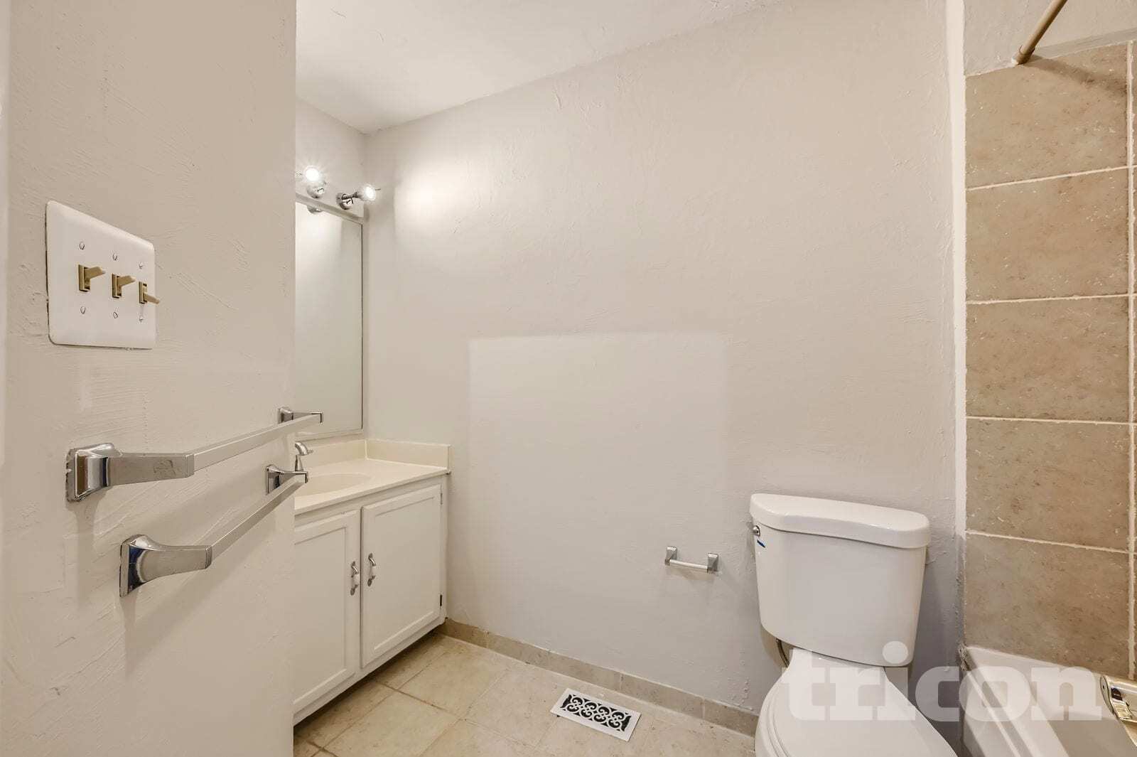 Building Photo - 7832 Falling Leaves Ct