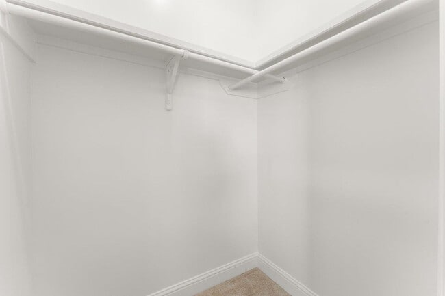 Building Photo - 4150 Primrose Dr