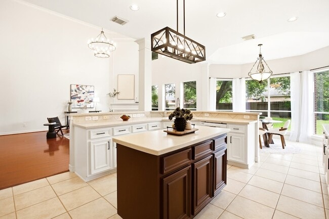 Building Photo - 1322 Kirby Lake Ct