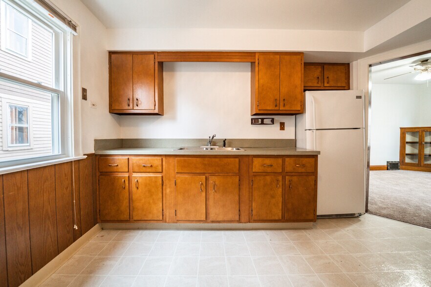 Building Photo - 2085 Marlowe Ave