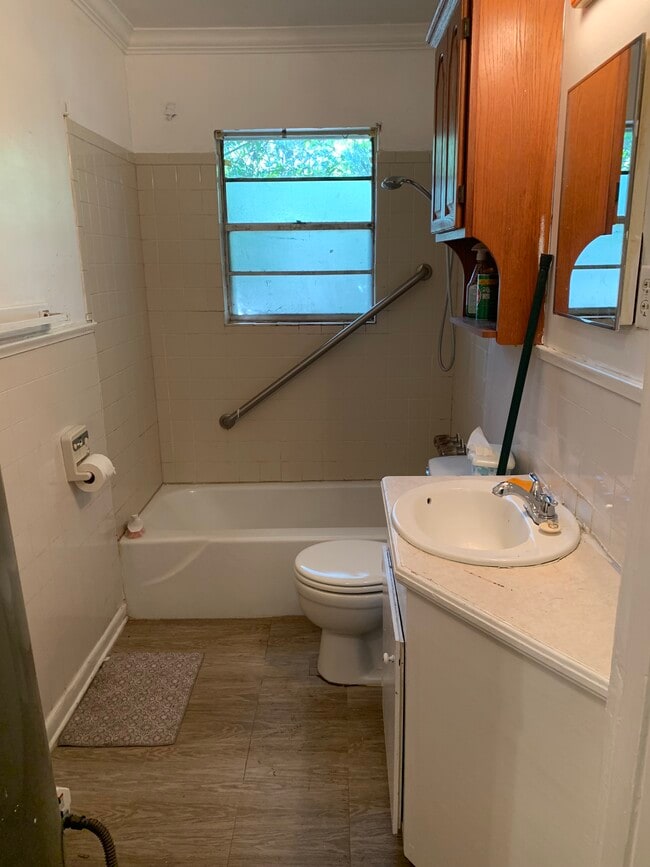 Bathroom - 332 W 77th St