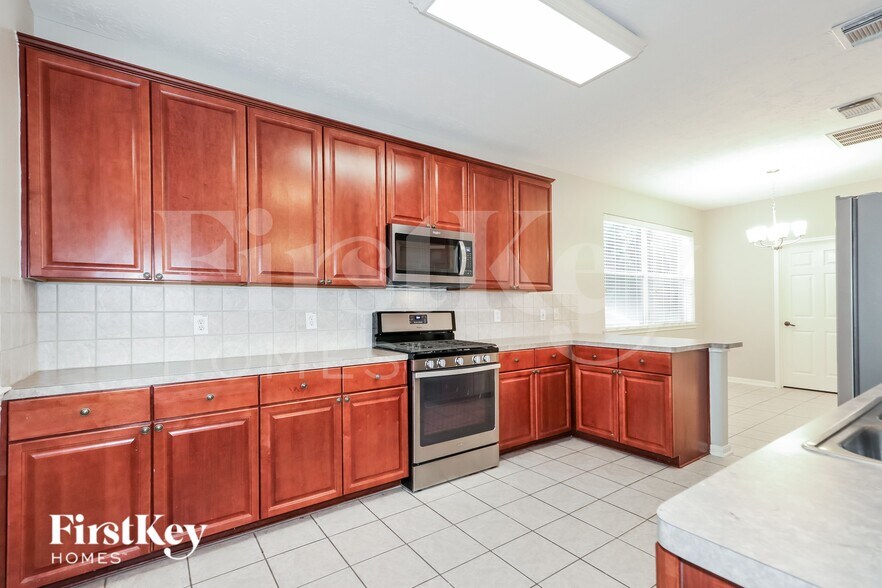 Building Photo - 20935 Clovermeadow