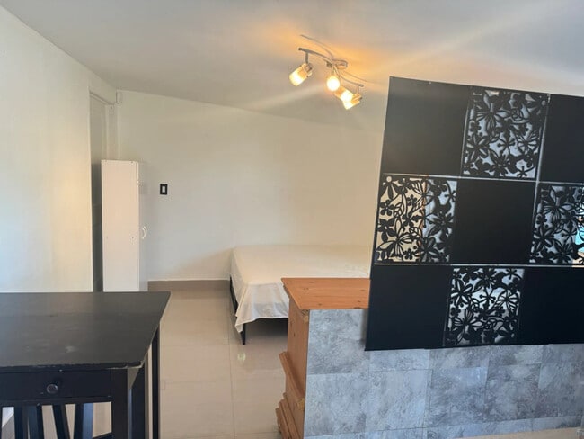 Building Photo - 1621 N 71st Ave