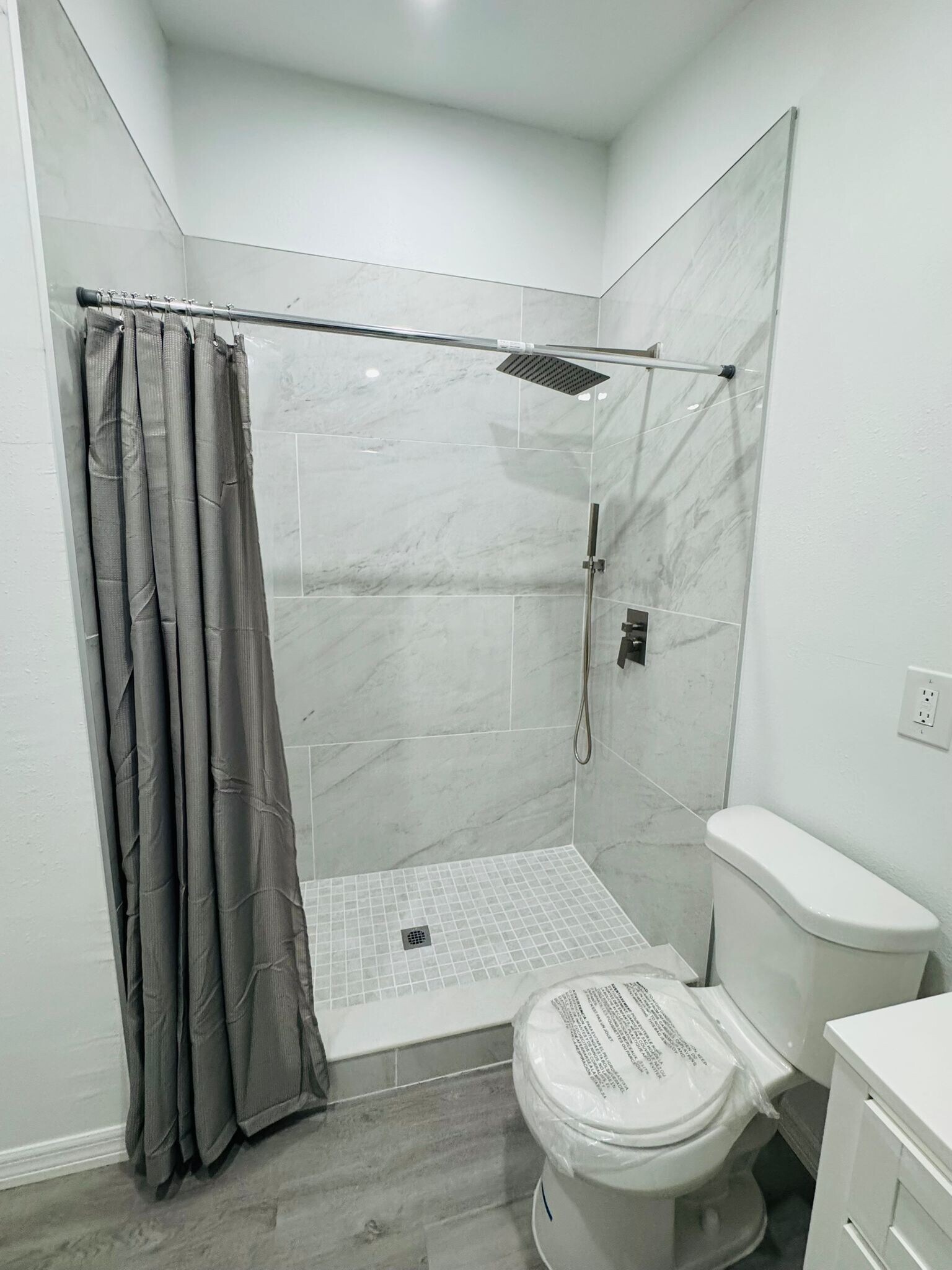 Bathroom Private Master Room - 536 Cheshire Way