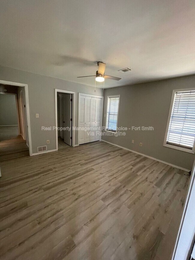 Building Photo - 8801 Meandering Way