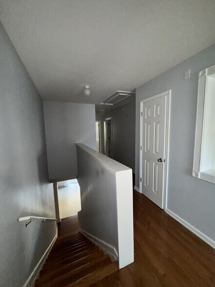 Building Photo - 3159 Creston Park Ct