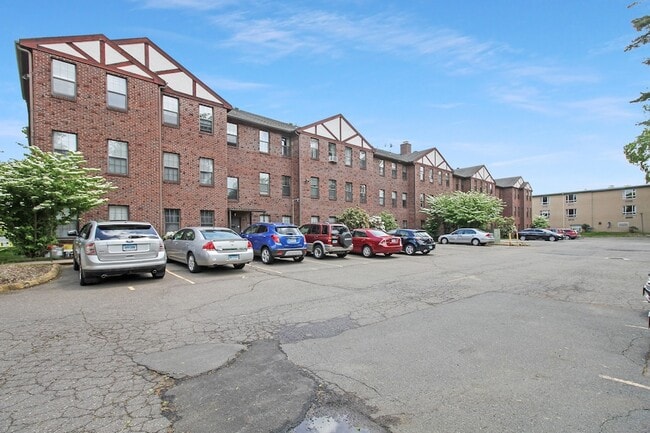 Building Photo - 47 Highland St
