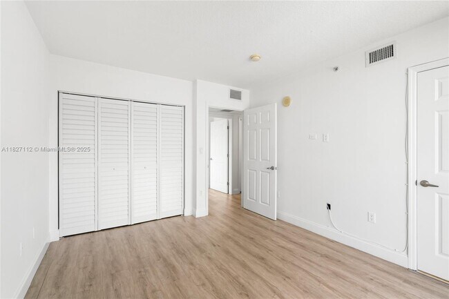 Building Photo - 900 SW 8th St