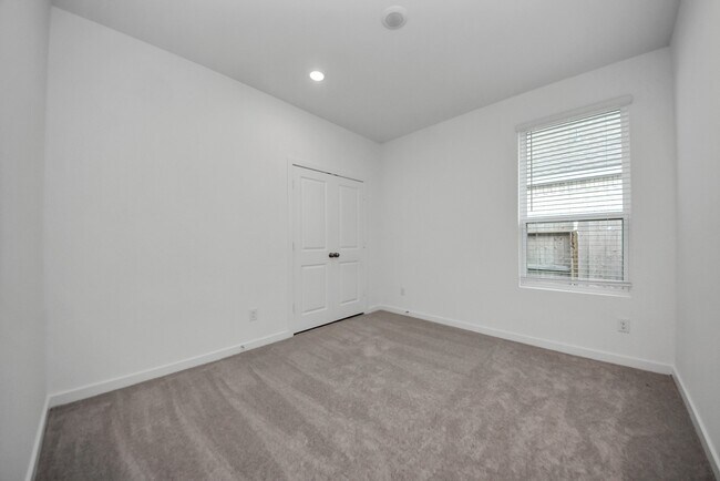 Building Photo - 31502 San Floro Dr