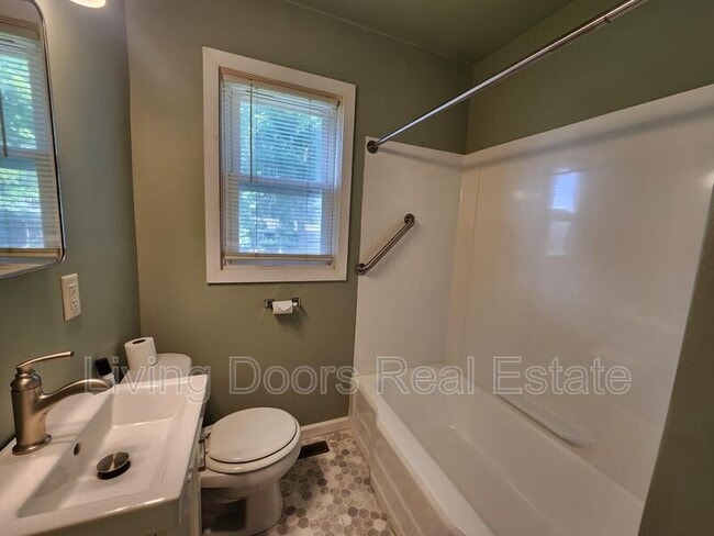 Building Photo - 2201 N 65th St