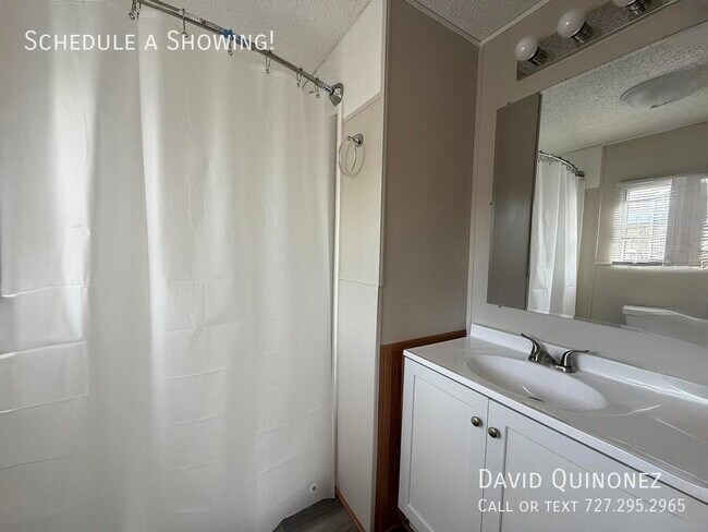 Building Photo - 6622 Country Ln