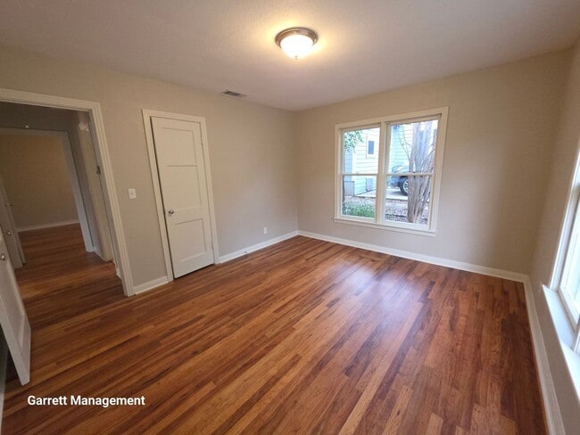 Building Photo - 3/2 Remodeled Home in Lampasas