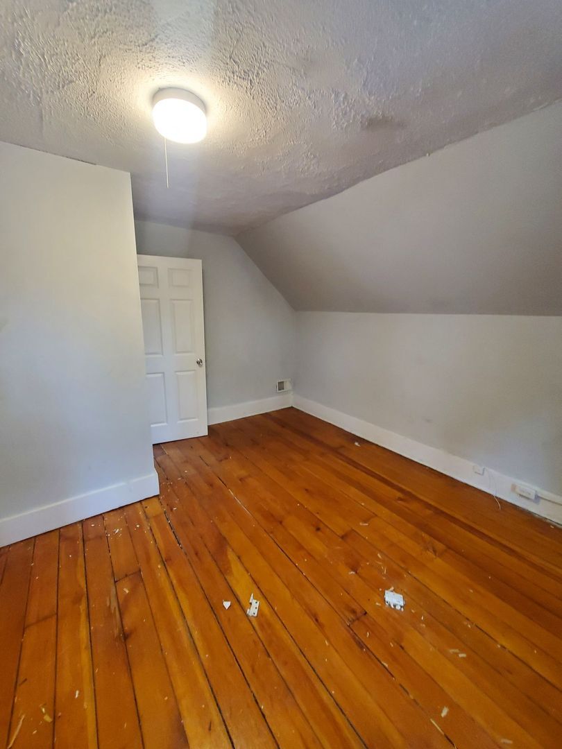 Building Photo - 1116 E Hamilton St
