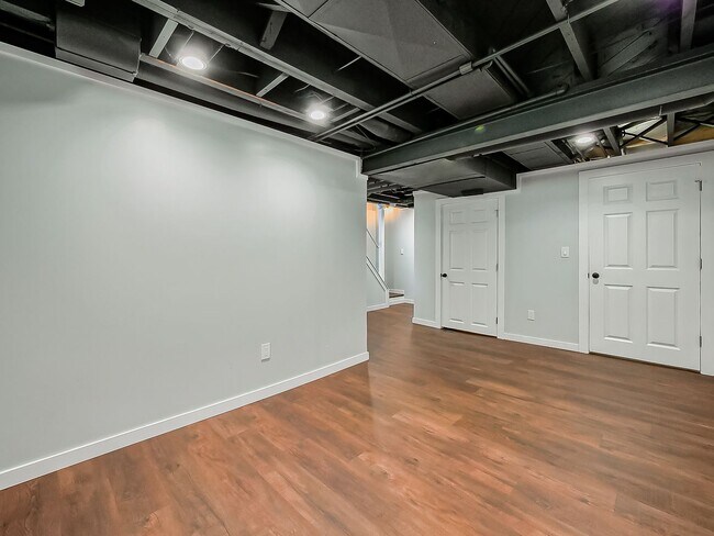 Building Photo - 21530 Olmstead St
