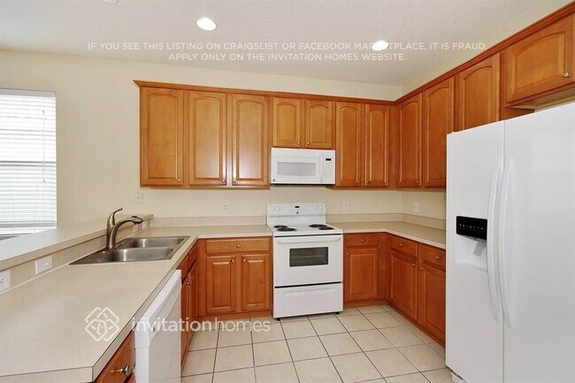 Building Photo - 5319 Santa Ana Dr