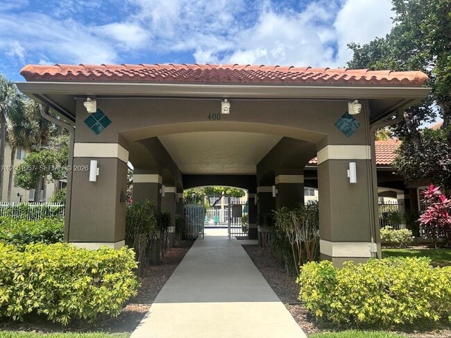 Building Photo - 440 S Park Rd