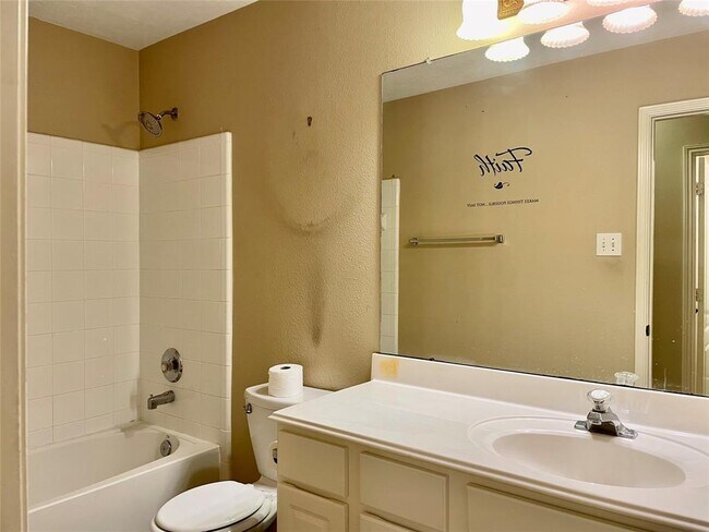 Building Photo - 608 Biscayne Bend Ln