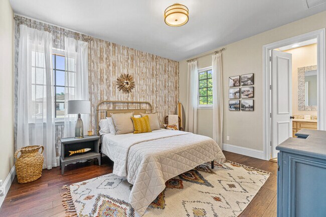 Building Photo - 2280 Queen Palm Rd