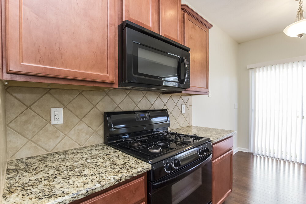 Building Photo - 815 Forsythia Way