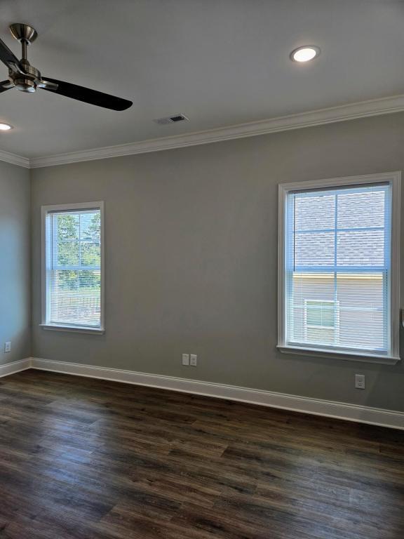 Building Photo - 395 NE Bellingham Dr