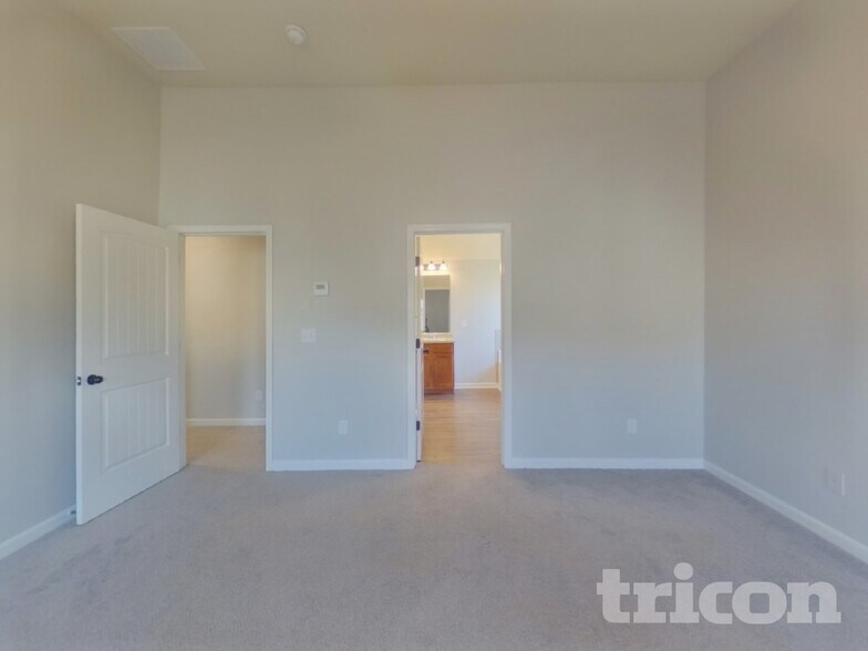 Building Photo - 11350 Freeman Way