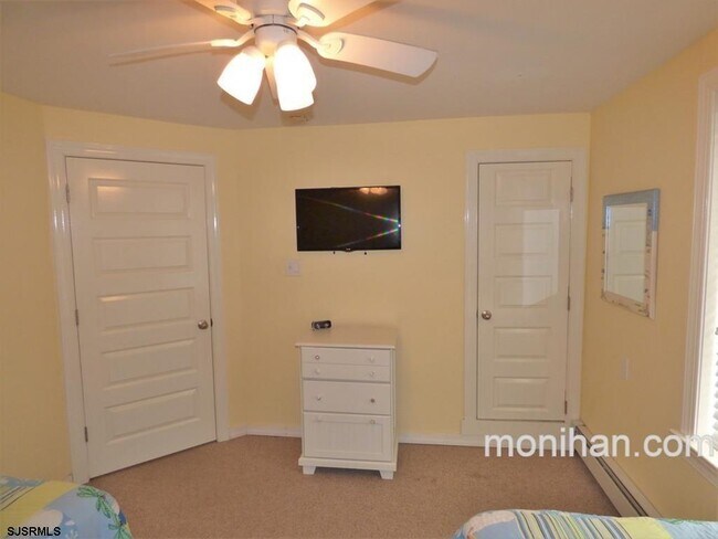 Building Photo - 875 Stenton Pl