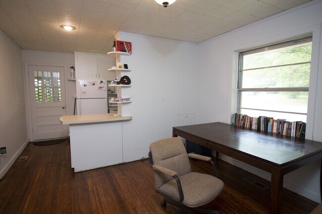 Building Photo - 3206 Jefferson Davis Dr