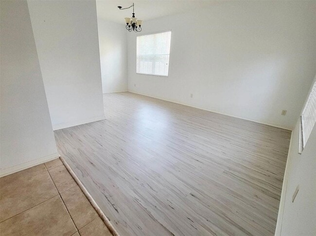 Building Photo - 412 Summerlyn Dr